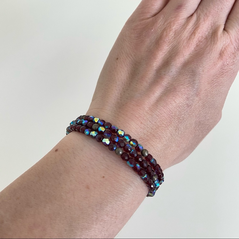 Wire wrap maroon beaded bracelet